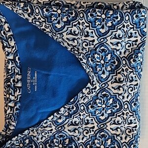 Catherines | Women's Blue & White Geometric Print Short Sleeves V-Neck Tee Sz 1X